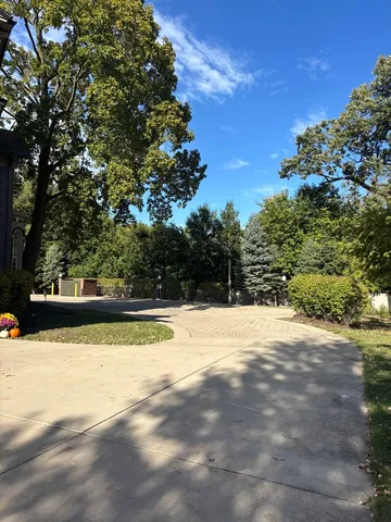 $3,400 | 40 Mischa Court, Unit 100, Lake Zurich, IL 60047