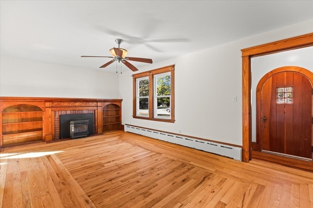 52 Garfield Street Acushnet, MA 02743 - Photo 4 of 42