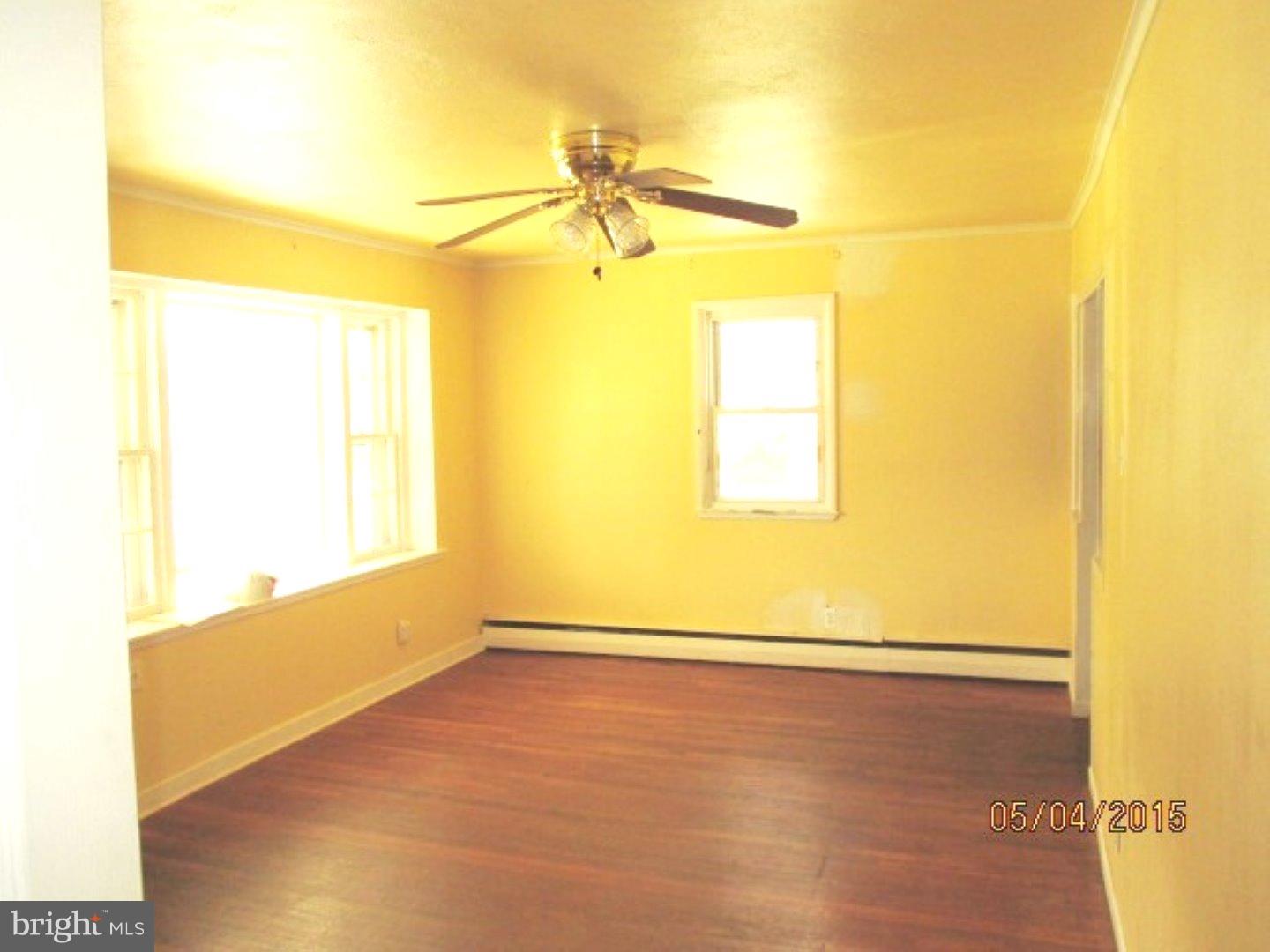 803 Springfield Road Aldan, PA 19018 - Photo 5 of 18 Living Room