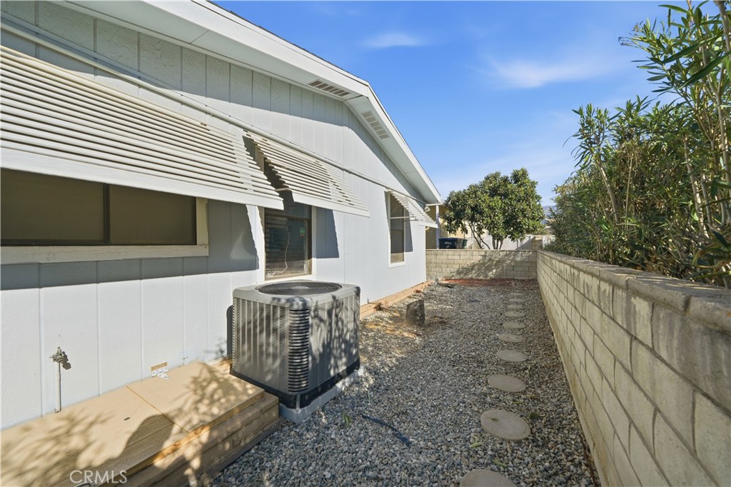 9578 Sharondale Road Calimesa, CA 92320 - Photo 15 of 38