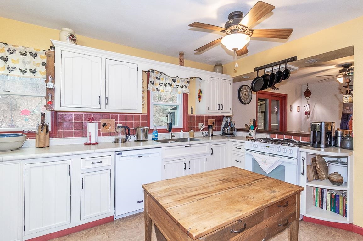 N5016 Depot Road New London, WI 54961 - Photo 15 of 76