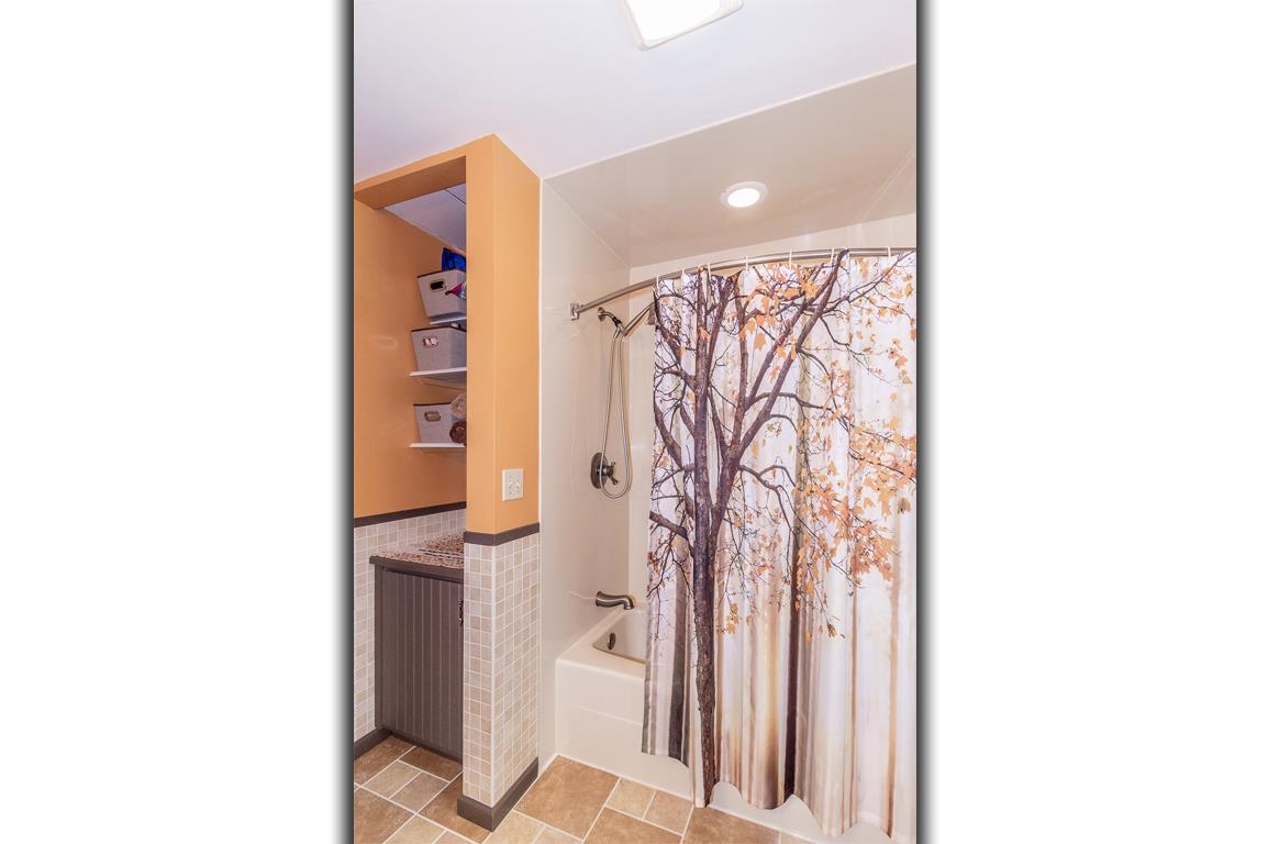 N5016 Depot Road New London, WI 54961 - Photo 19 of 76