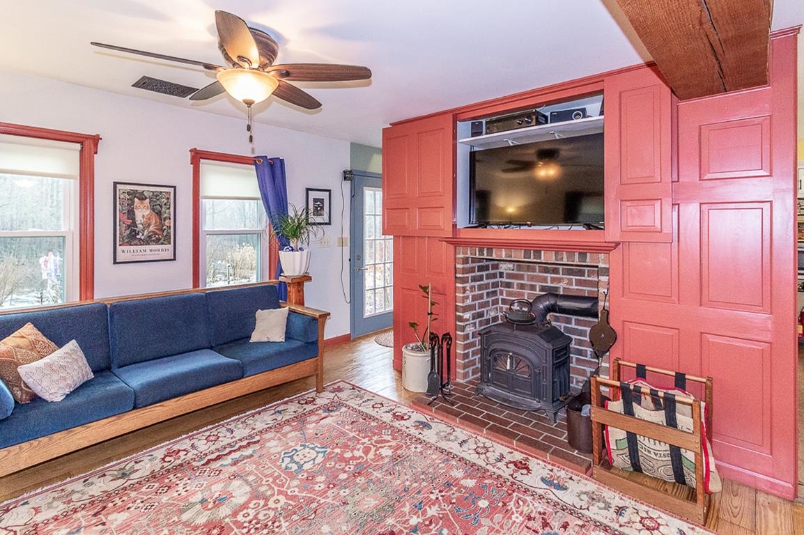 N5016 Depot Road New London, WI 54961 - Photo 9 of 76