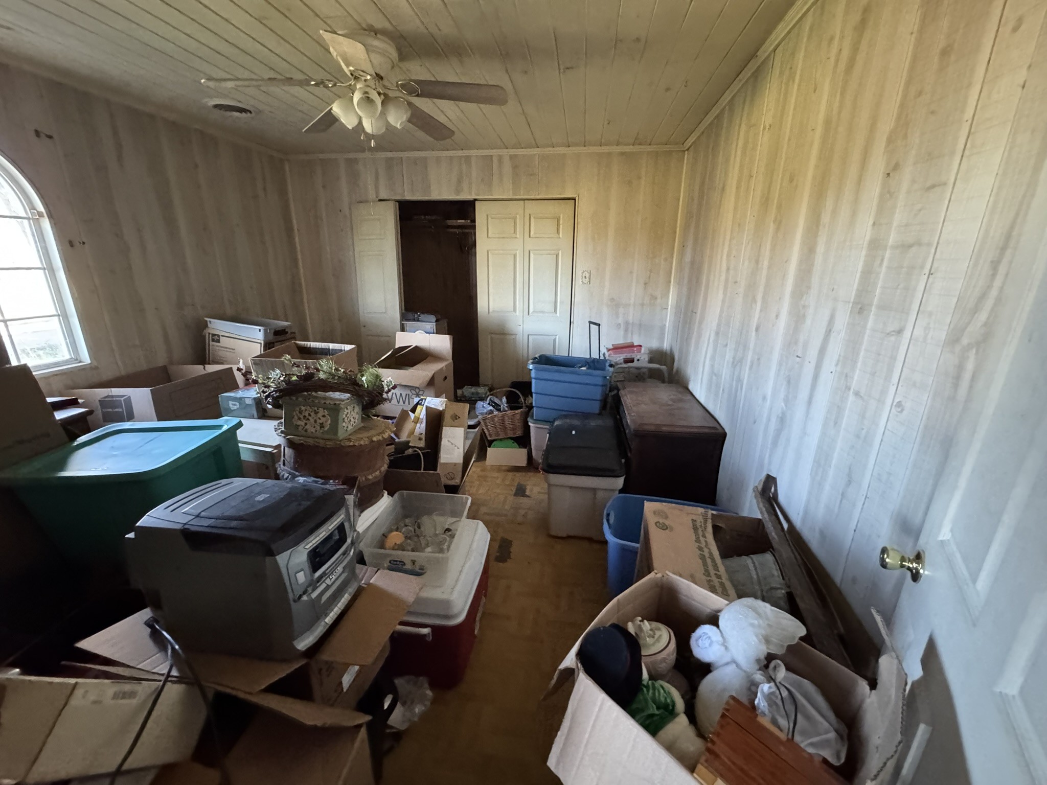7415 Rock Creek Road Tullahoma, TN 37388 - Photo 27 of 27 a living room with furniture and a window