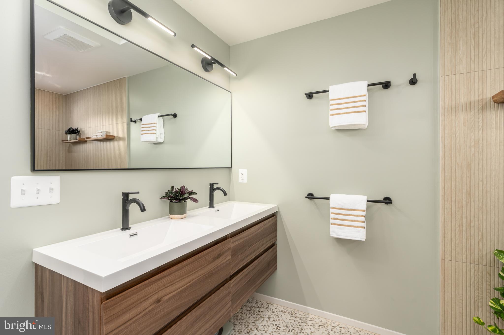 3202 Edgewood Road Kensington, MD 20895 - Photo 26 of 55 Primary Bathroom