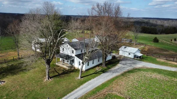 $279,900 | 9996 Bennington Pike, Vevay, IN 47043