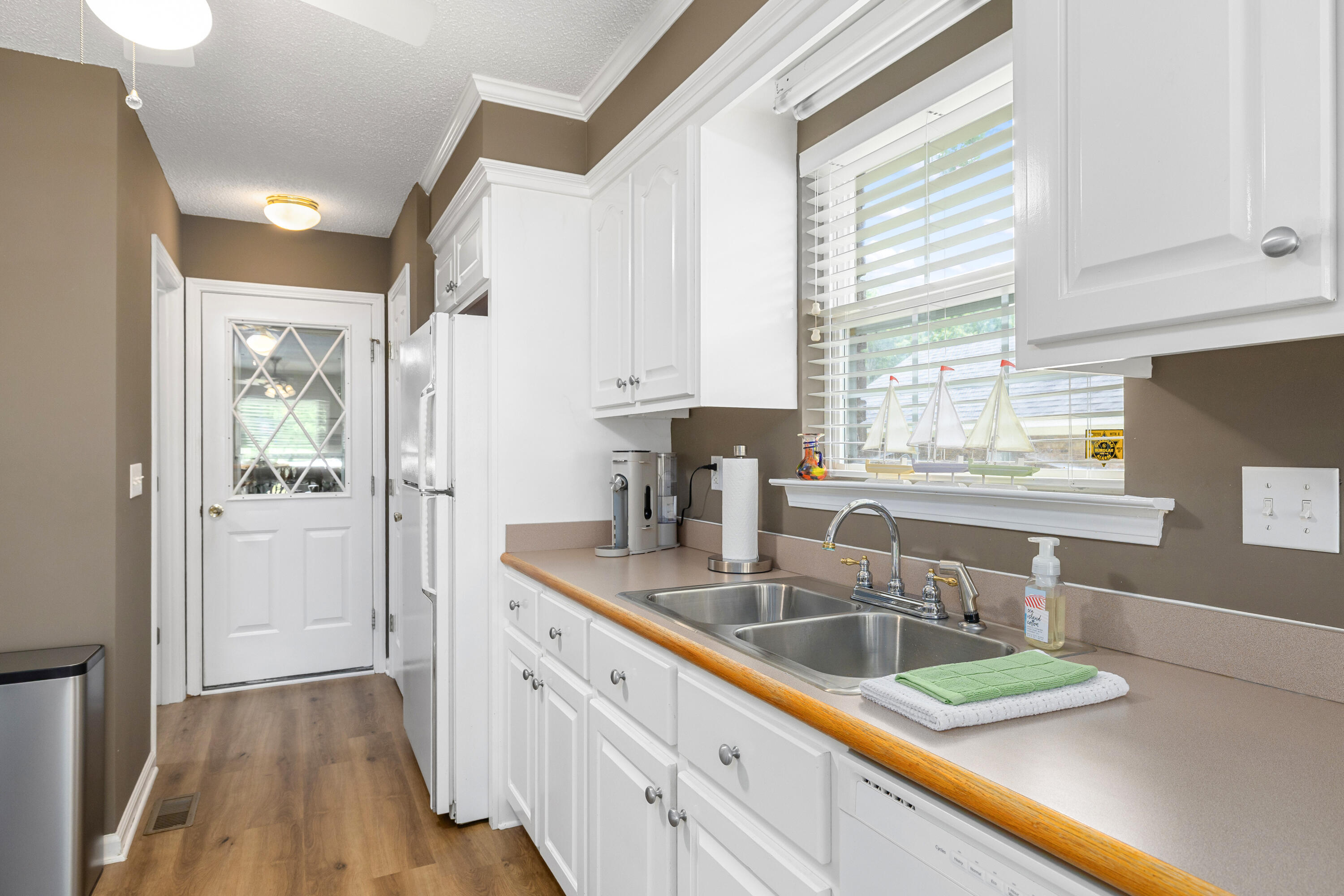 85 Ridge Lake Drive Manning, SC 29102 - Photo 28 of 62 KITCHEN AREA