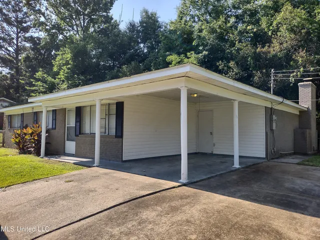 $1,195 | 6015 Oakland Heights Street, Meridian, MS 39307