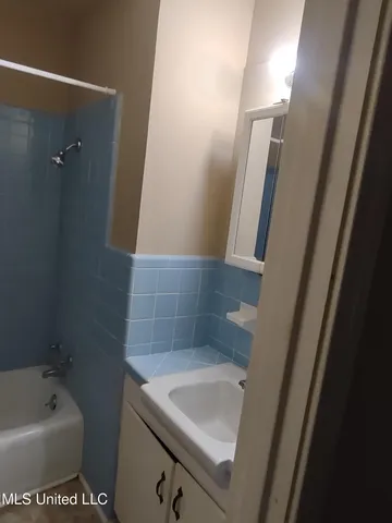 $1,195 | 6015 Oakland Heights Street, Meridian, MS 39307