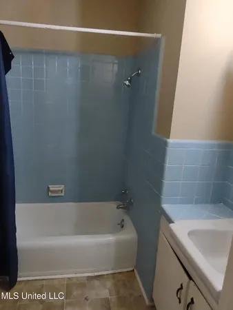 $1,195 | 6015 Oakland Heights Street, Meridian, MS 39307