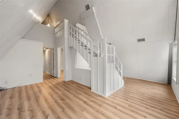 $1,300 | 3128 Emhouse Road, Corsicana, TX 75110