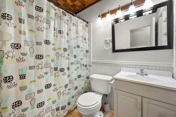 $1,300 | 3128 Emhouse Road, Corsicana, TX 75110
