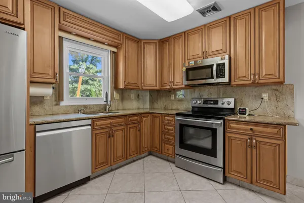 $798,995 | 15 Roy Lane, Huntingdon Valley, PA 19006