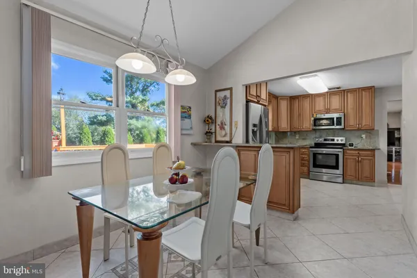 $798,995 | 15 Roy Lane, Huntingdon Valley, PA 19006