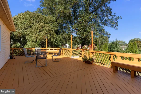 $798,995 | 15 Roy Lane, Huntingdon Valley, PA 19006