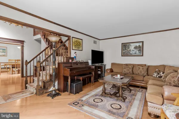 $798,995 | 15 Roy Lane, Huntingdon Valley, PA 19006