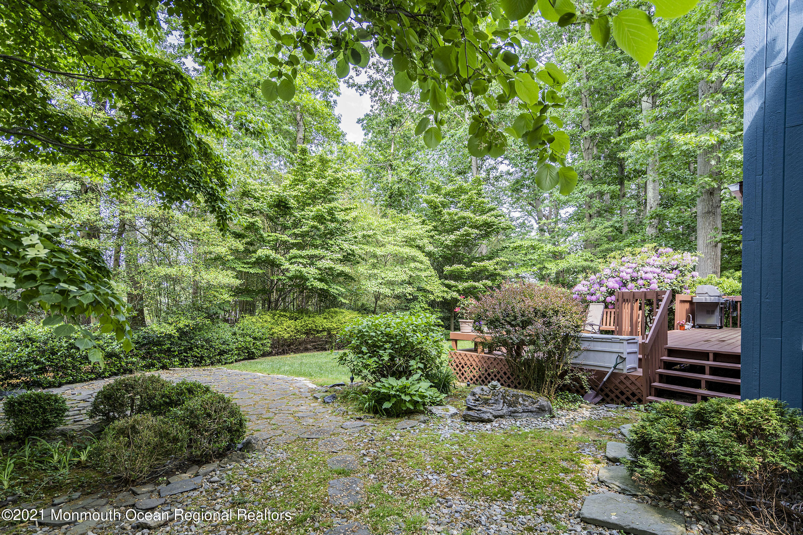 617 Turkey Point Road Brick, NJ 08724 - Photo 37 of 43 a backyard of a house with lots of green space