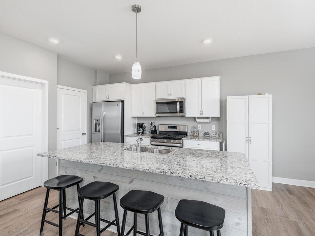 1048 Shoreview Drive Jordan, MN 55352 - Photo 3 of 36