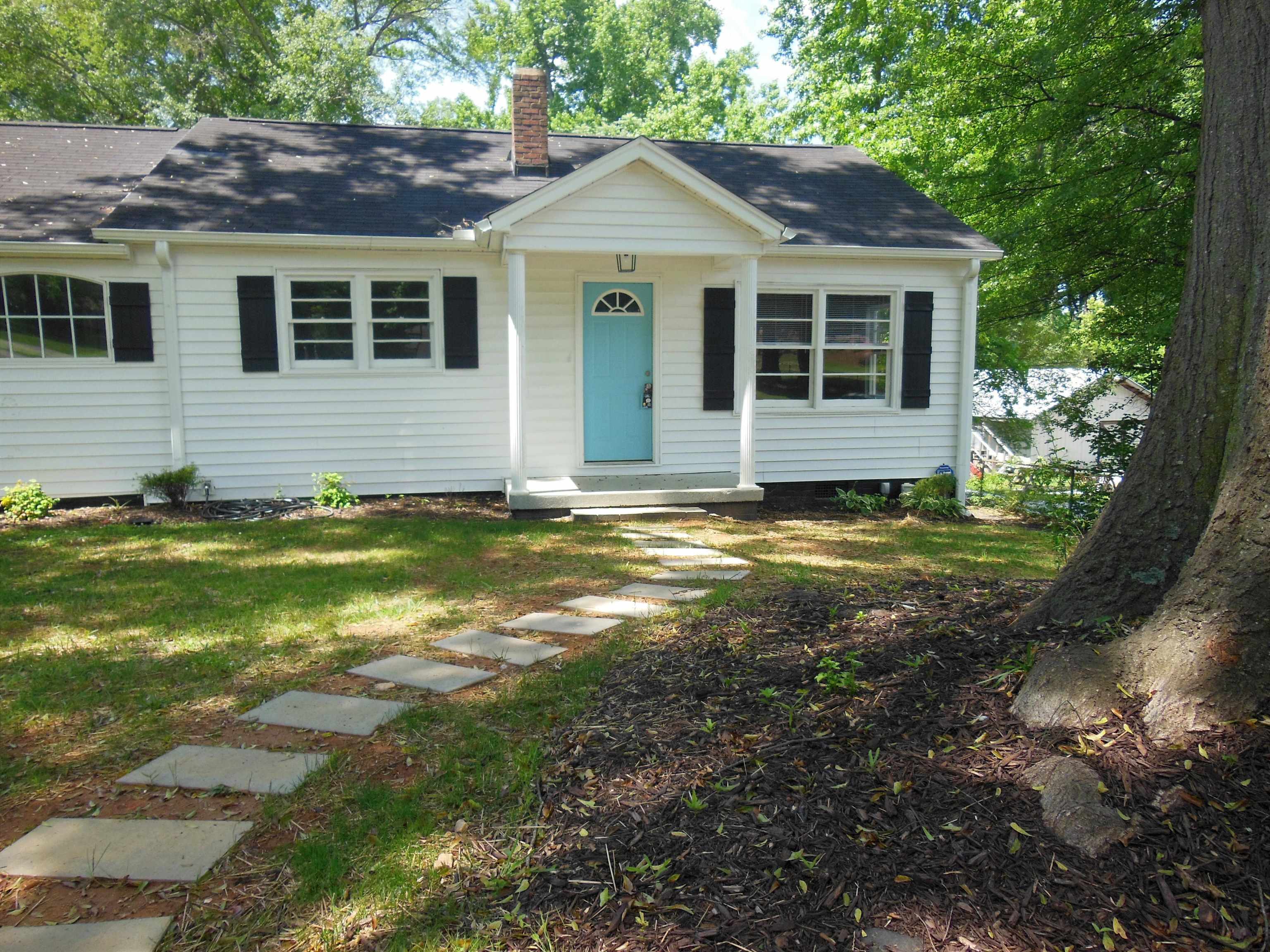 37 Bishop Street Inman, SC 29349 - Photo 2 of 40