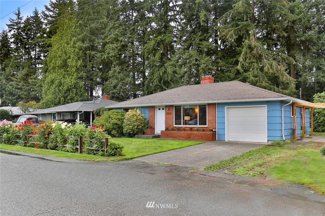6623 Morgan Road Everett, WA 98203 - Photo 2 of 34