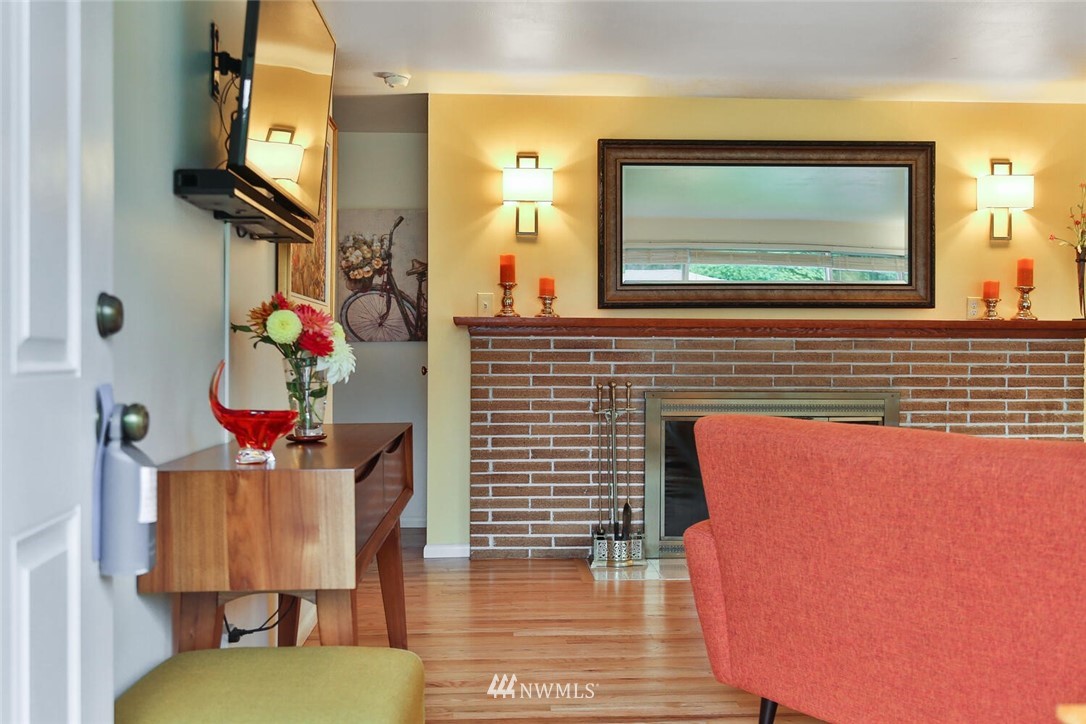 6623 Morgan Road Everett, WA 98203 - Photo 4 of 34