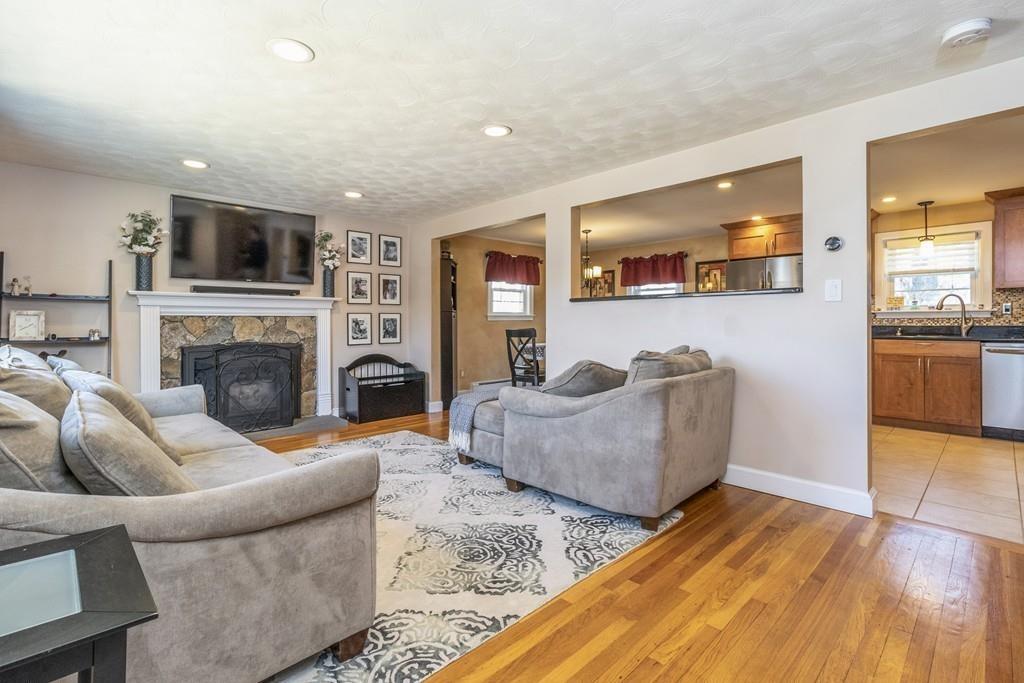 42 Livermore Road Waltham, MA 02451 - Photo 11 of 40 Gallery Image 11