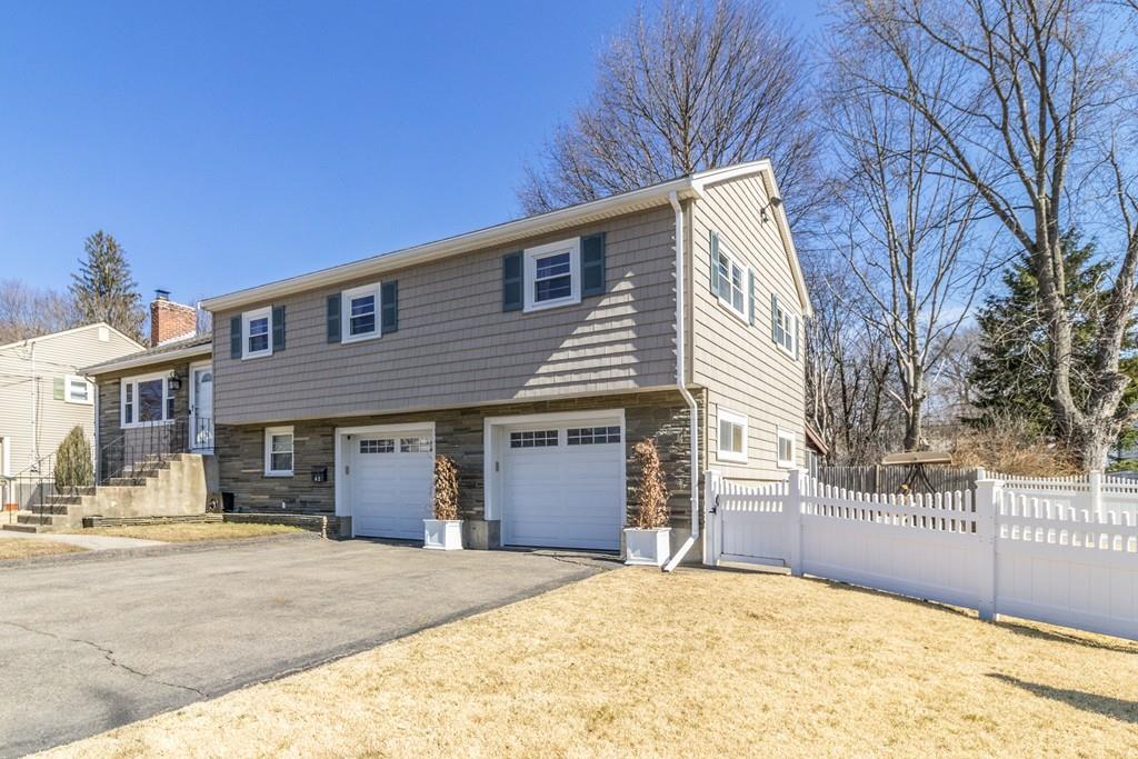 42 Livermore Road Waltham, MA 02451 - Photo 3 of 40 Gallery Image 3