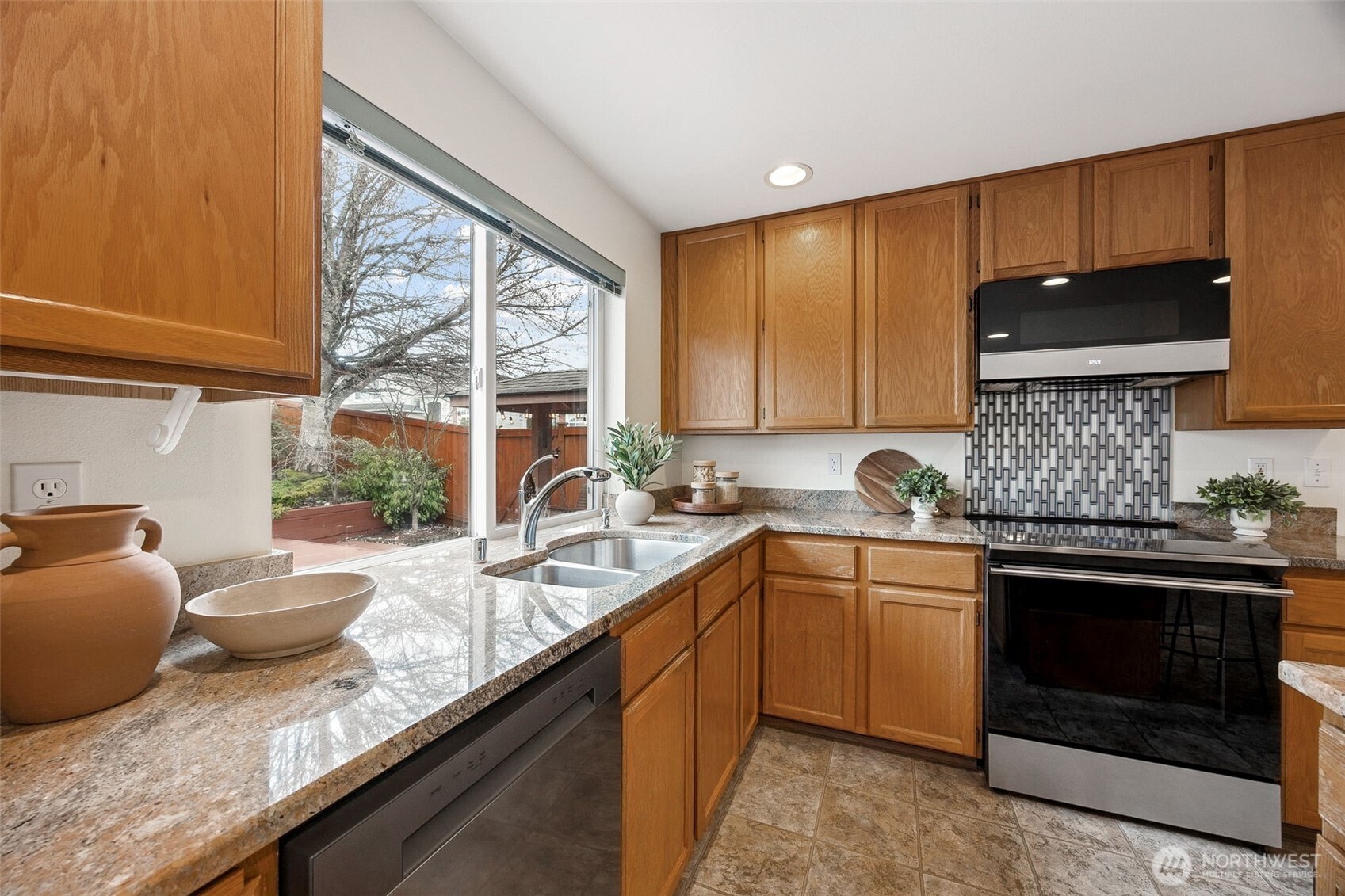 18820 112th Place Southeast Renton, WA 98055 - Photo 5 of 33