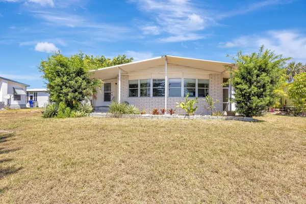 $39,500 | 8775 20th Street, Unit 336, Vero Beach, FL 32966