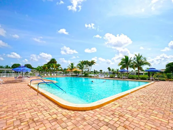 $39,500 | 8775 20th Street, Unit 336, Vero Beach, FL 32966