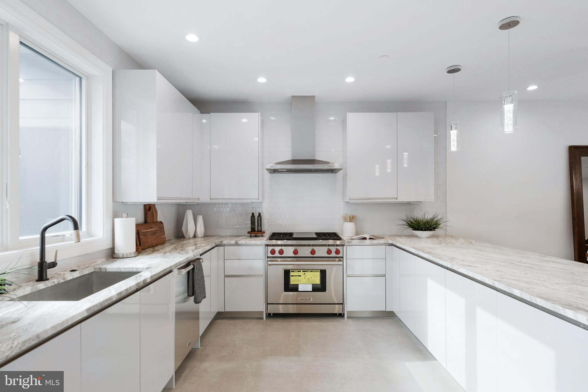 2008 Renaissance Walk, Unit 5 Philadelphia, PA 19145 - Photo 15 of 94 Plenty of room for cook and helpers