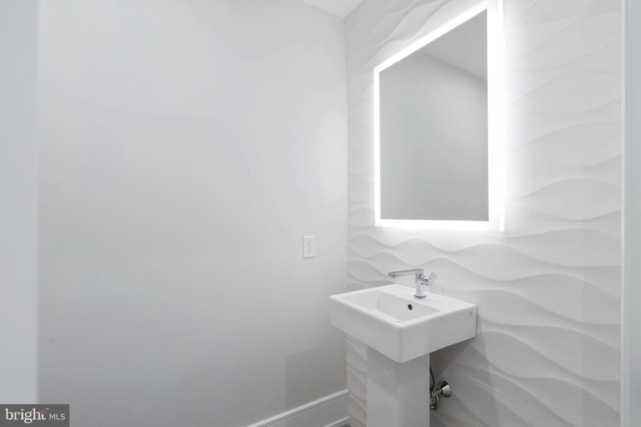 2008 Renaissance Walk, Unit 5 Philadelphia, PA 19145 - Photo 7 of 94 Powder room 1st level