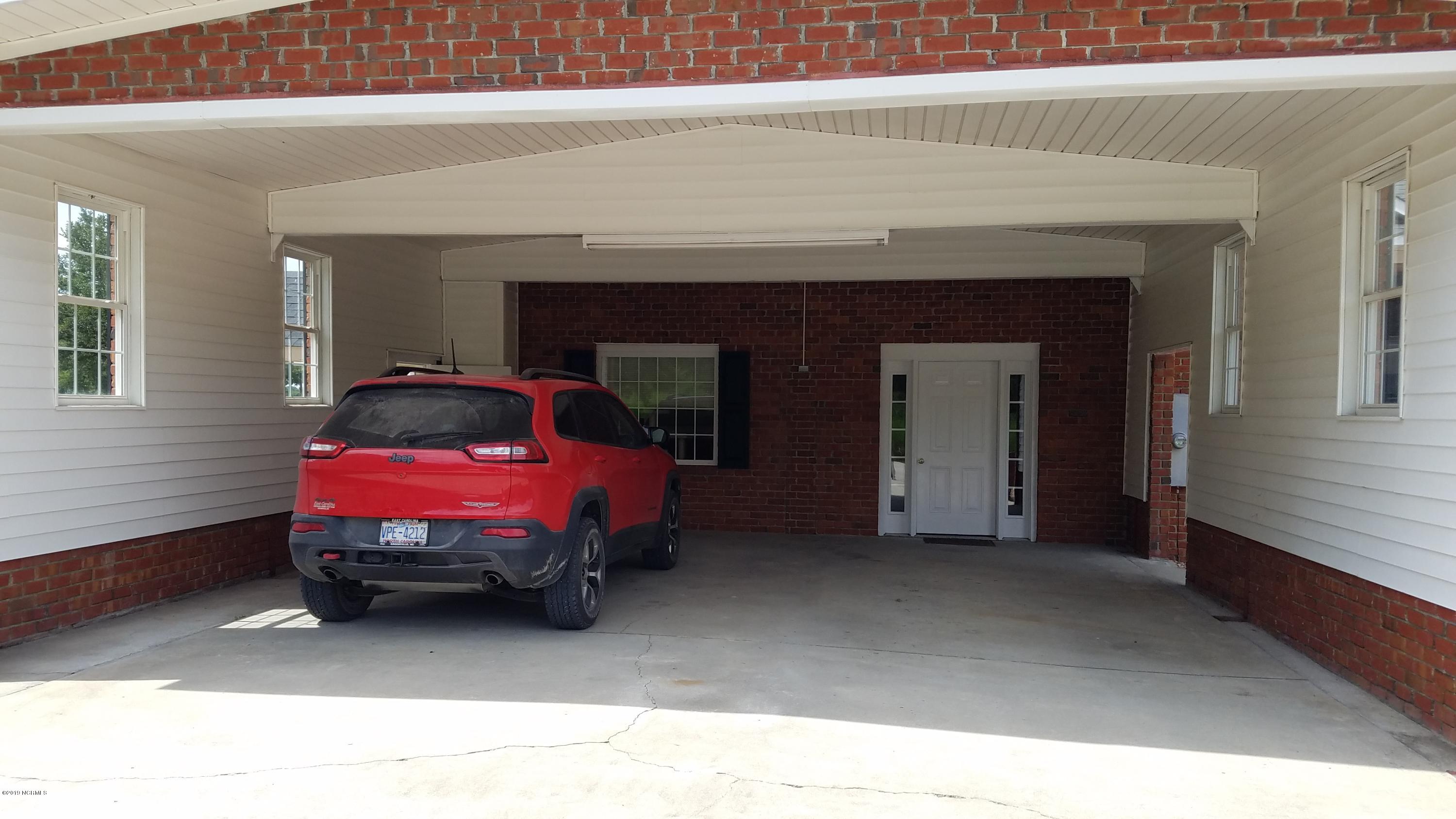 2005 British Road Kinston, NC 28501 - Photo 12 of 61 Attached Garage