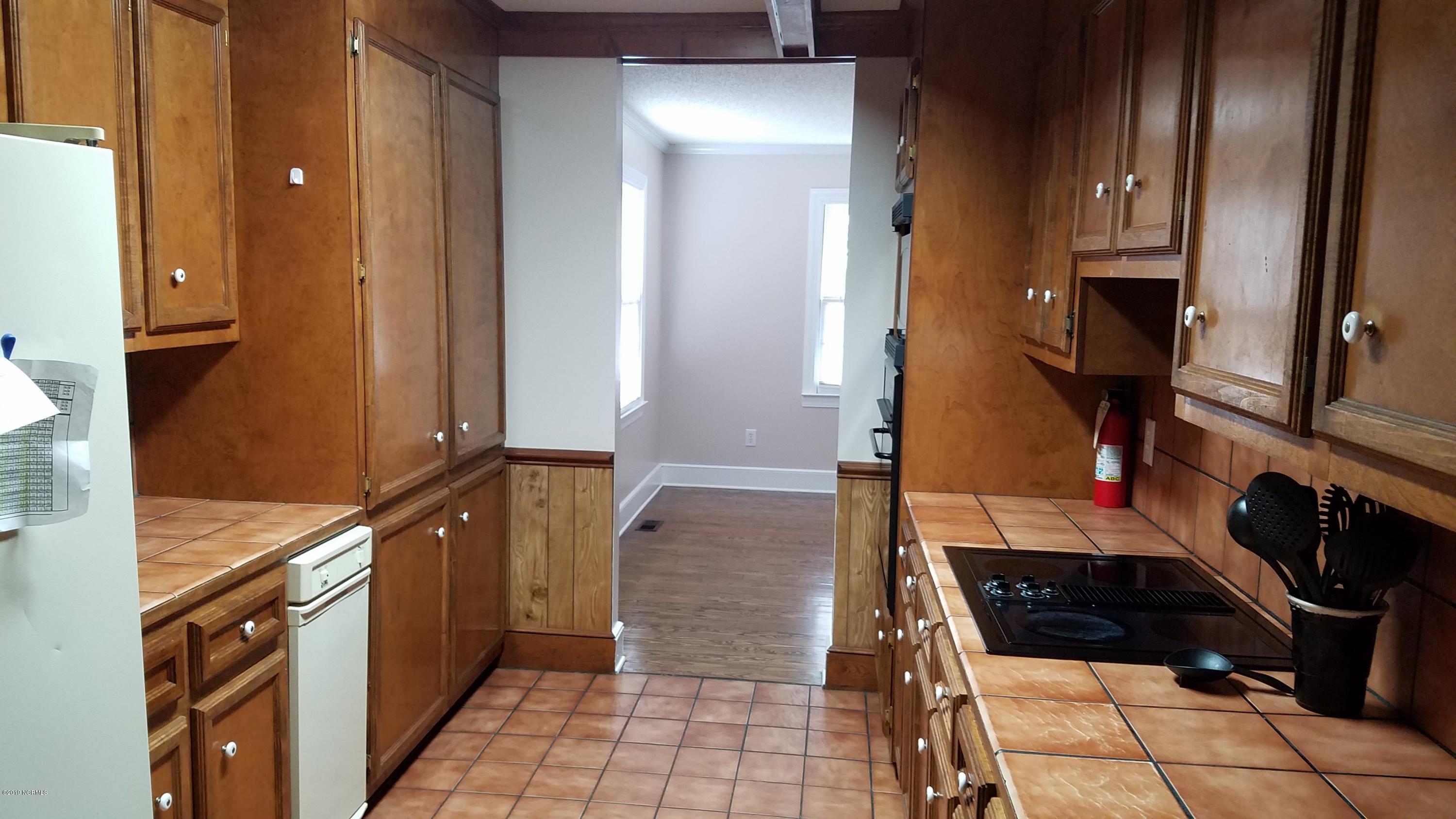 2005 British Road Kinston, NC 28501 - Photo 32 of 61 Kitchen