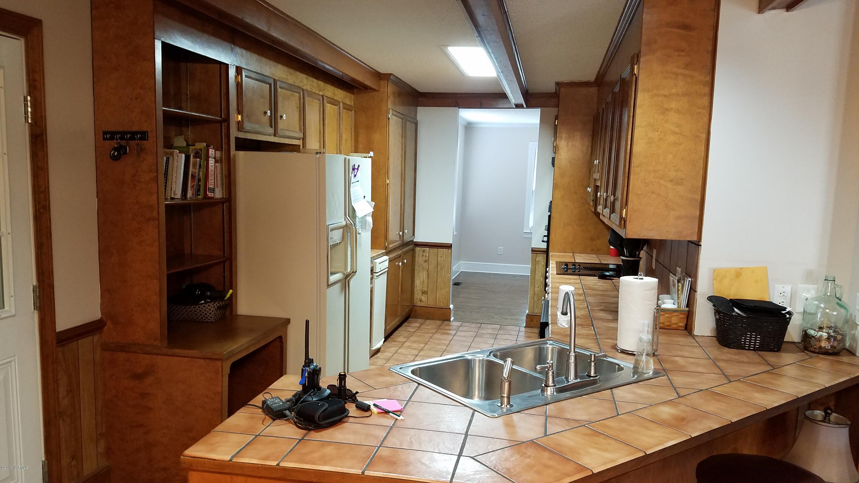 2005 British Road Kinston, NC 28501 - Photo 33 of 61 Kitchen