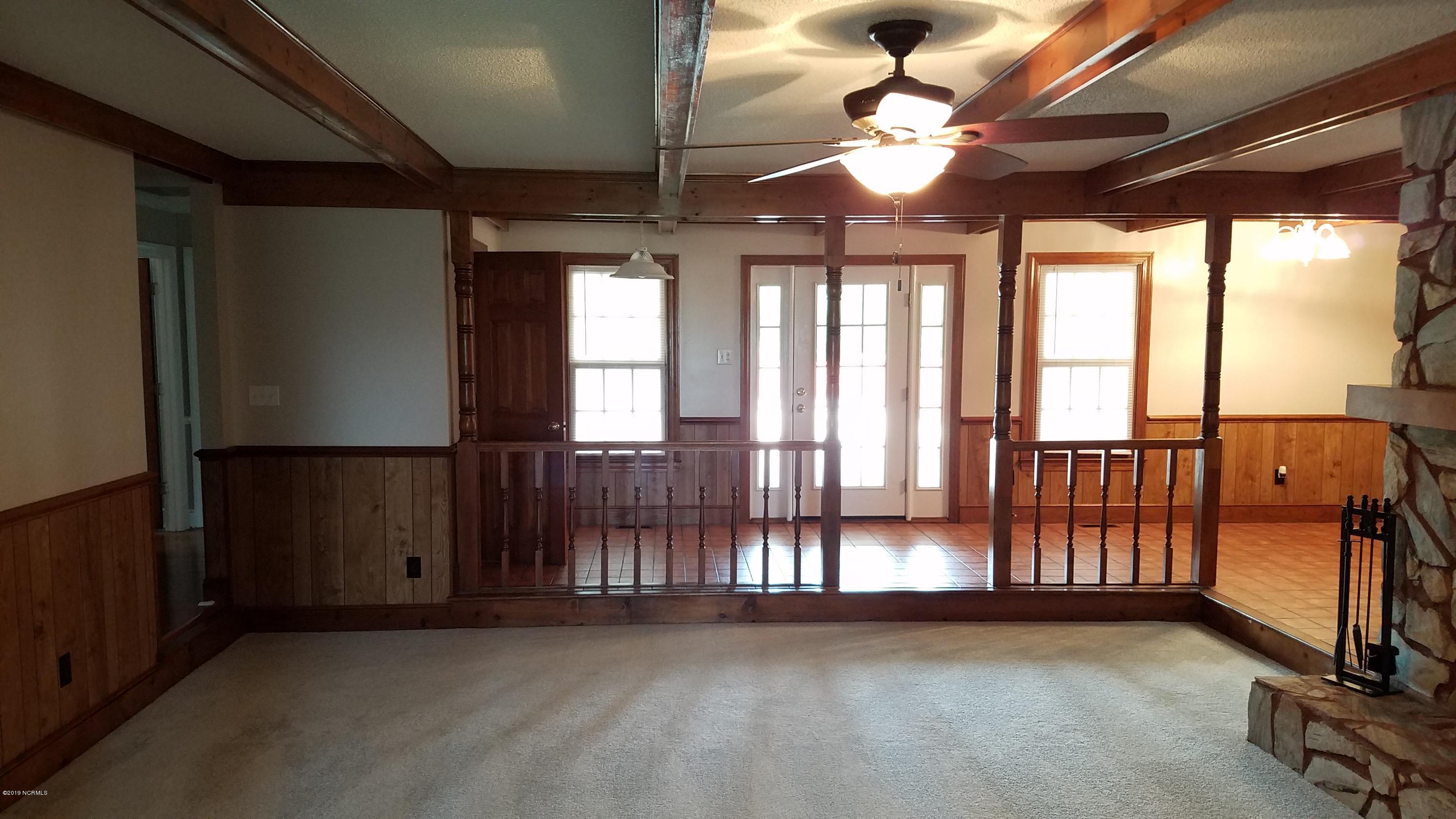 2005 British Road Kinston, NC 28501 - Photo 37 of 61 Den