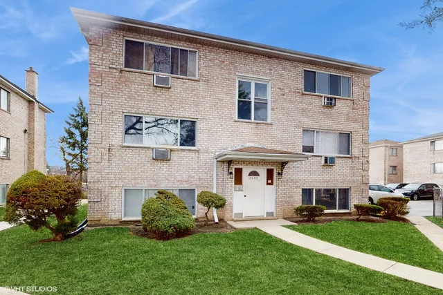 $1,375 | 10362 Michael Todd Terrace, Unit GN, Glenview, IL 60025