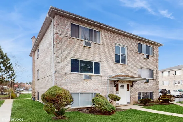 $1,375 | 10362 Michael Todd Terrace, Unit GN, Glenview, IL 60025