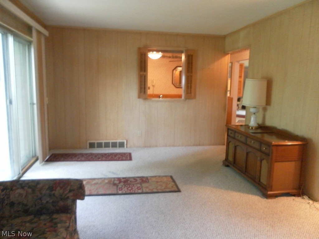 6271 Fairhaven Road Cleveland, OH 44124 - Photo 4 of 16