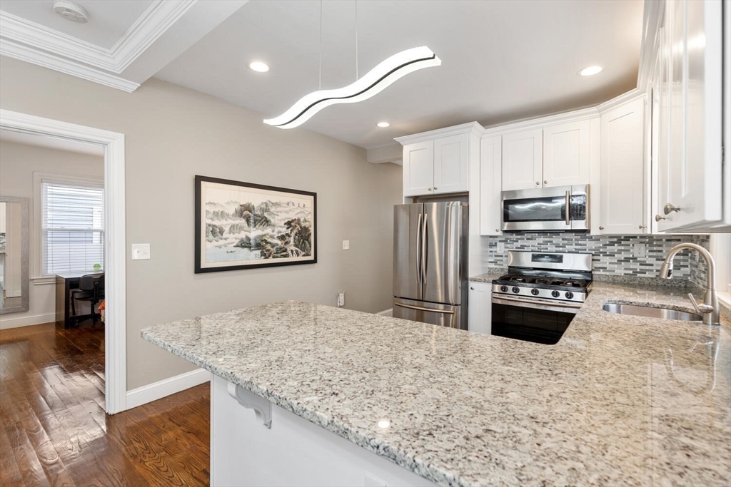 43 Kenmere Road, Unit 1 Medford, MA 02155 - Photo 14 of 42