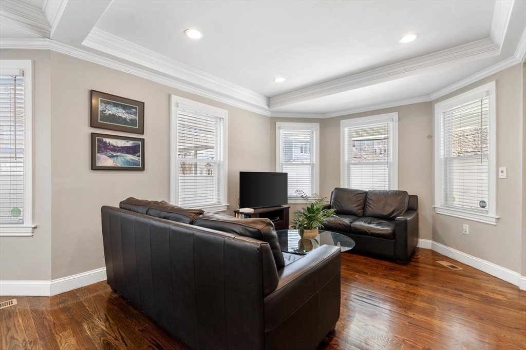 43 Kenmere Road, Unit 1 Medford, MA 02155 - Photo 9 of 42