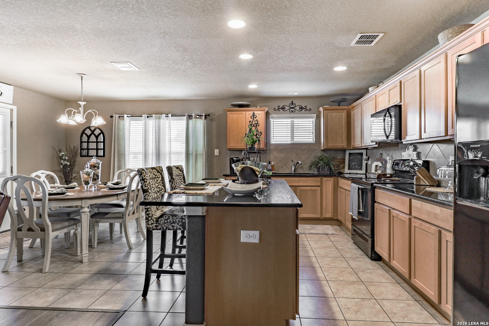 615 Cadena Loop Kenedy, TX 78119 - Photo 4 of 32