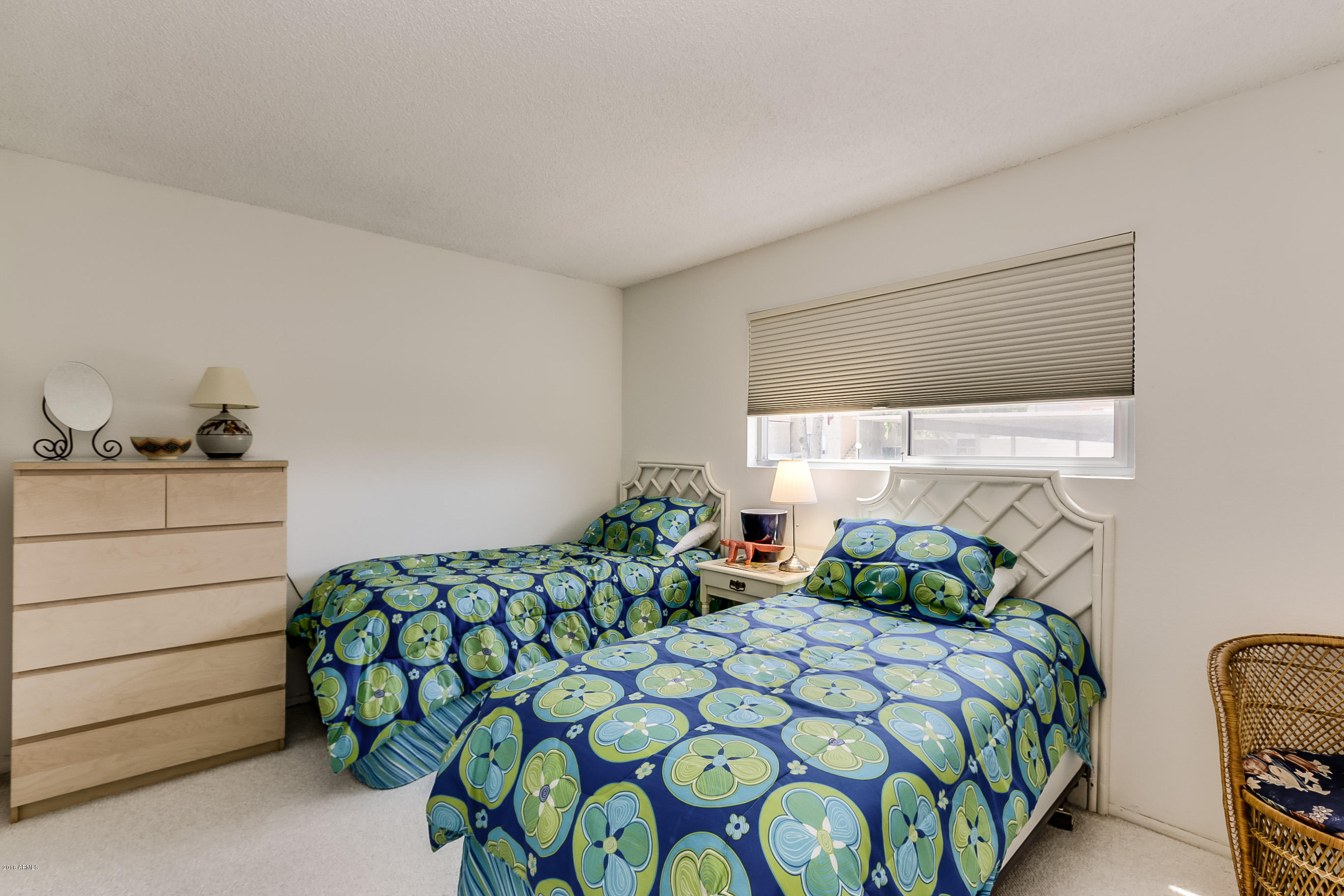 5525 East Thomas Road, Unit Q1 Phoenix, AZ 85018 - Photo 11 of 24 Guest Bedroom