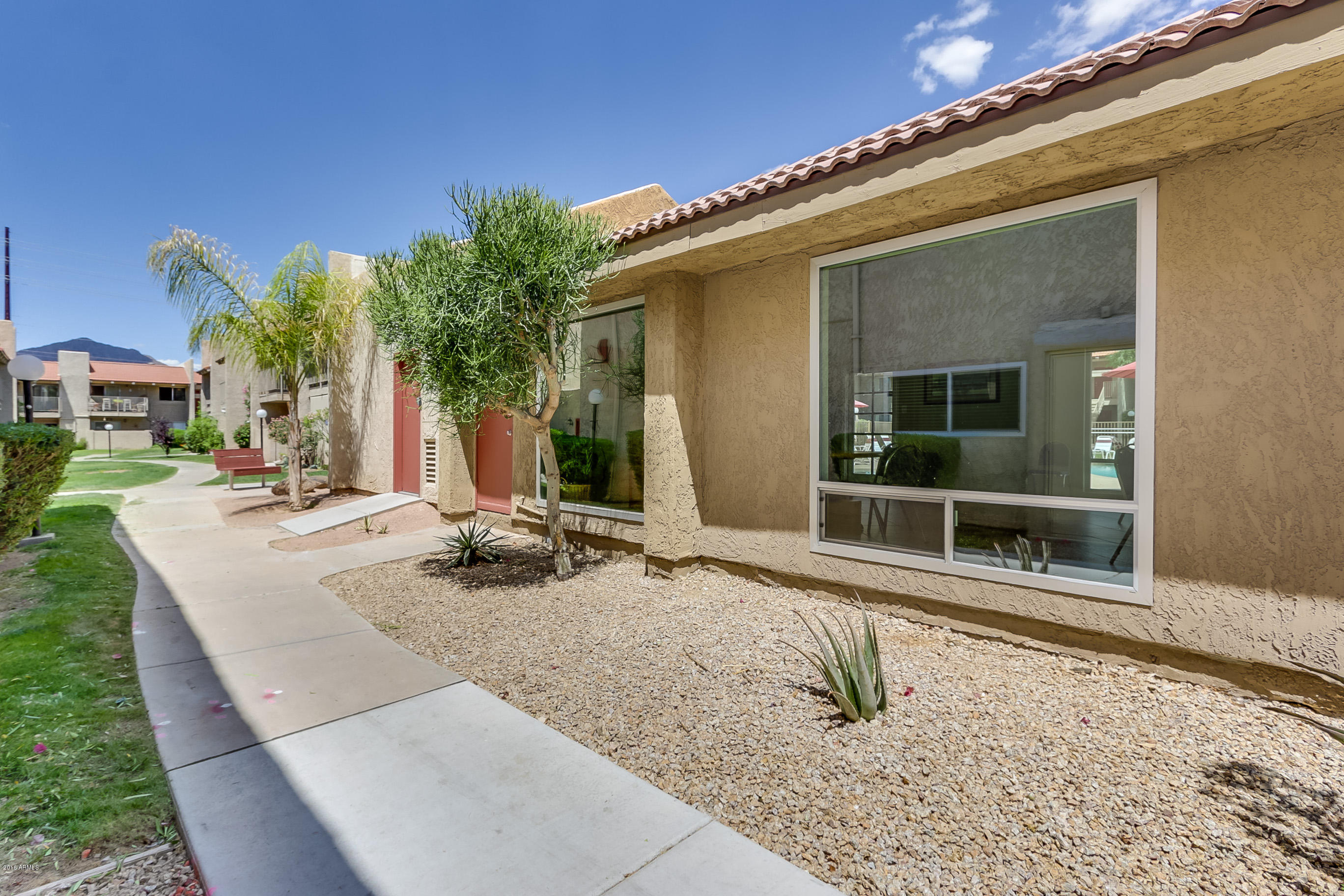5525 East Thomas Road, Unit Q1 Phoenix, AZ 85018 - Photo 19 of 24 Community Room