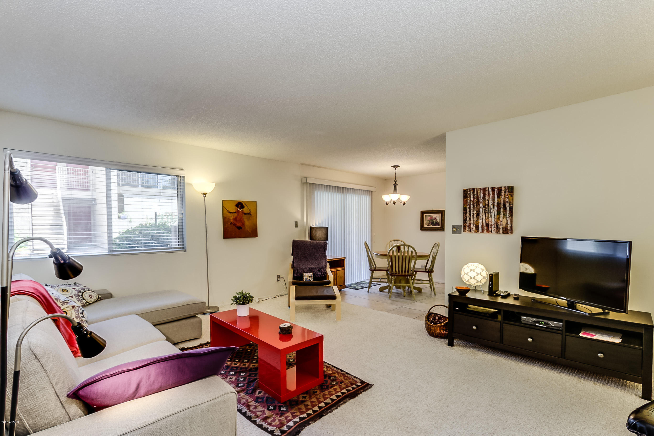 5525 East Thomas Road, Unit Q1 Phoenix, AZ 85018 - Photo 2 of 24 Living Room