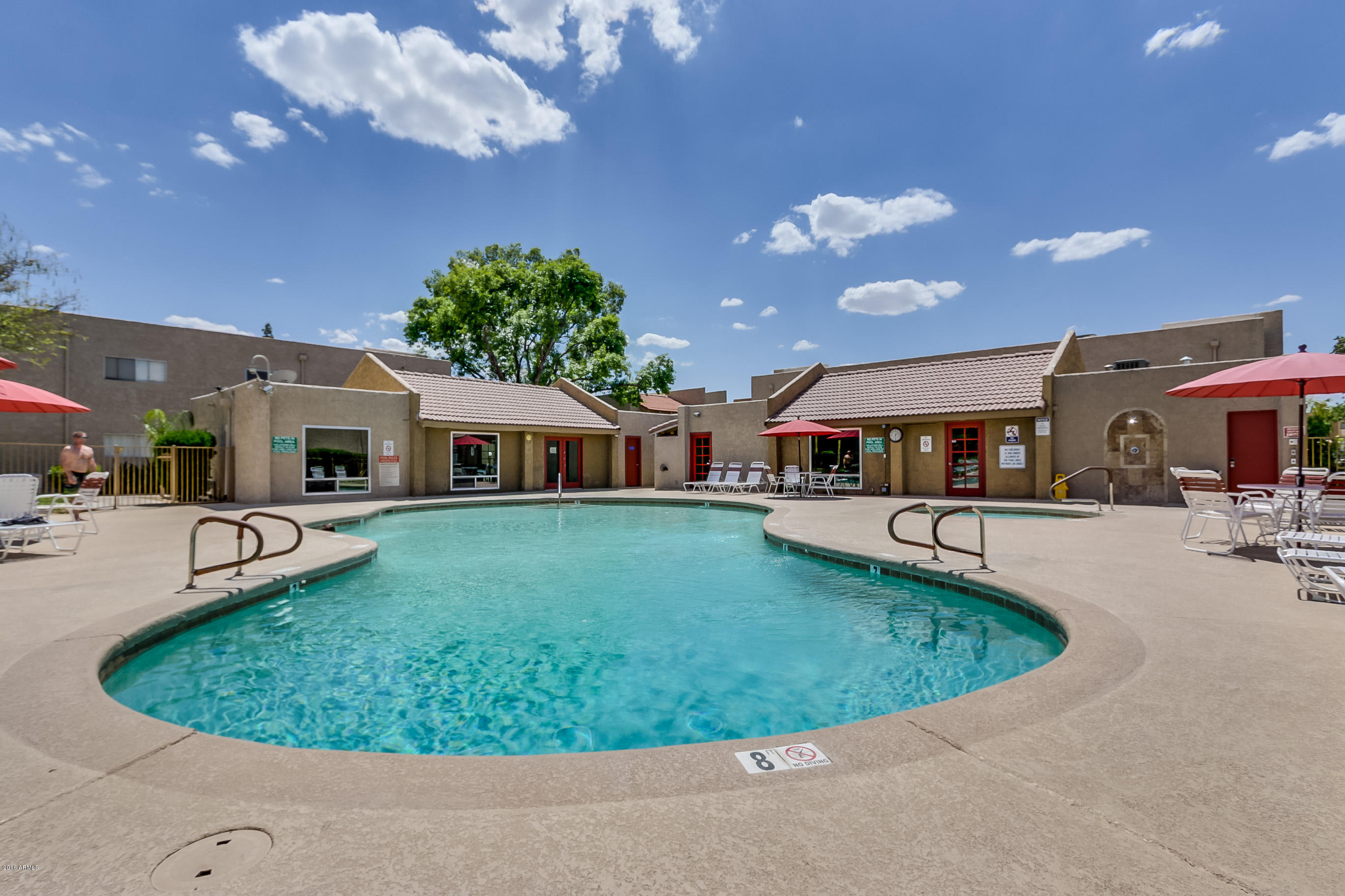 5525 East Thomas Road, Unit Q1 Phoenix, AZ 85018 - Photo 22 of 24 Pool
