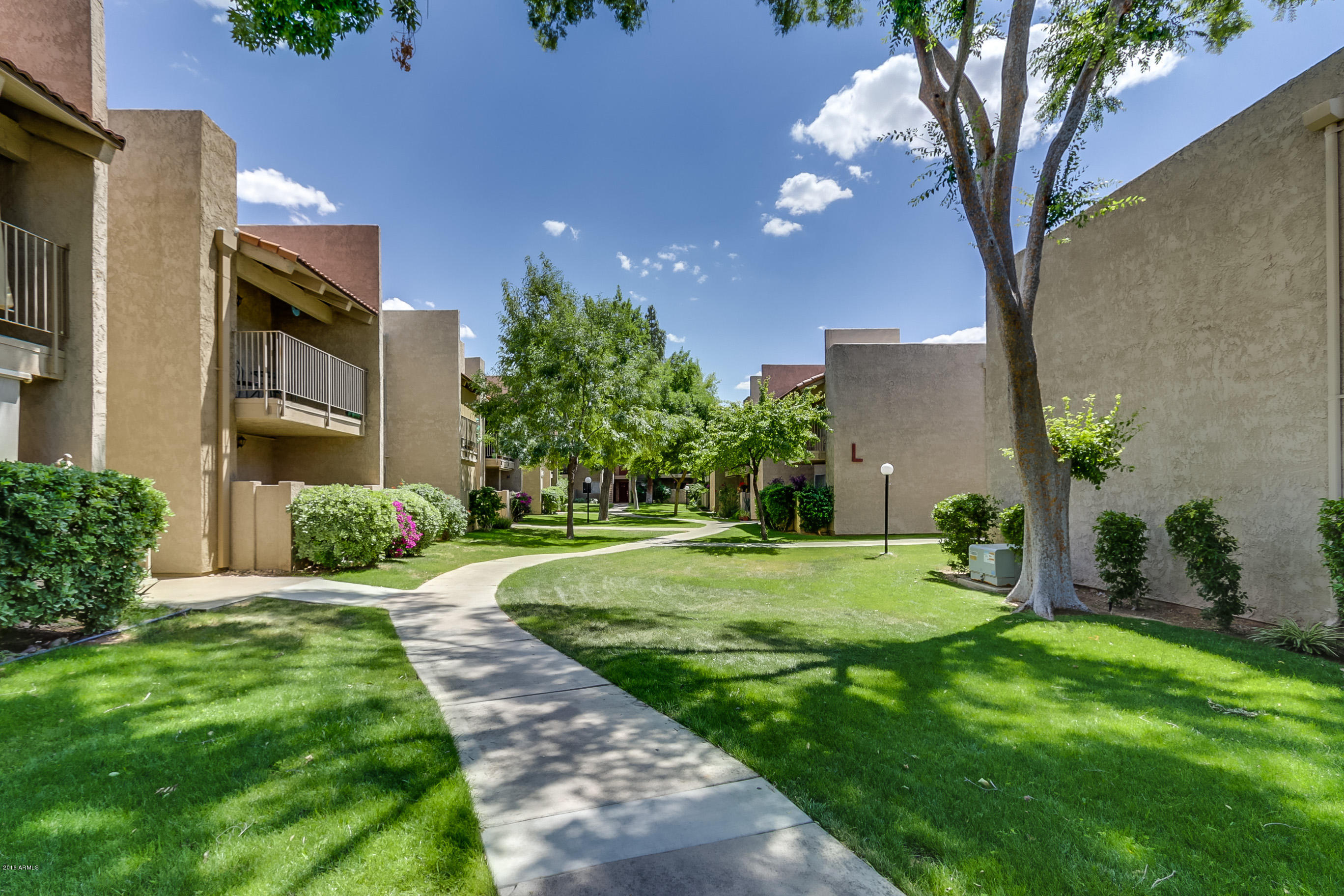 5525 East Thomas Road, Unit Q1 Phoenix, AZ 85018 - Photo 23 of 24 Grounds