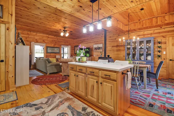 $770,000 | 232 Wildcat Road, Jamestown, TN 38556