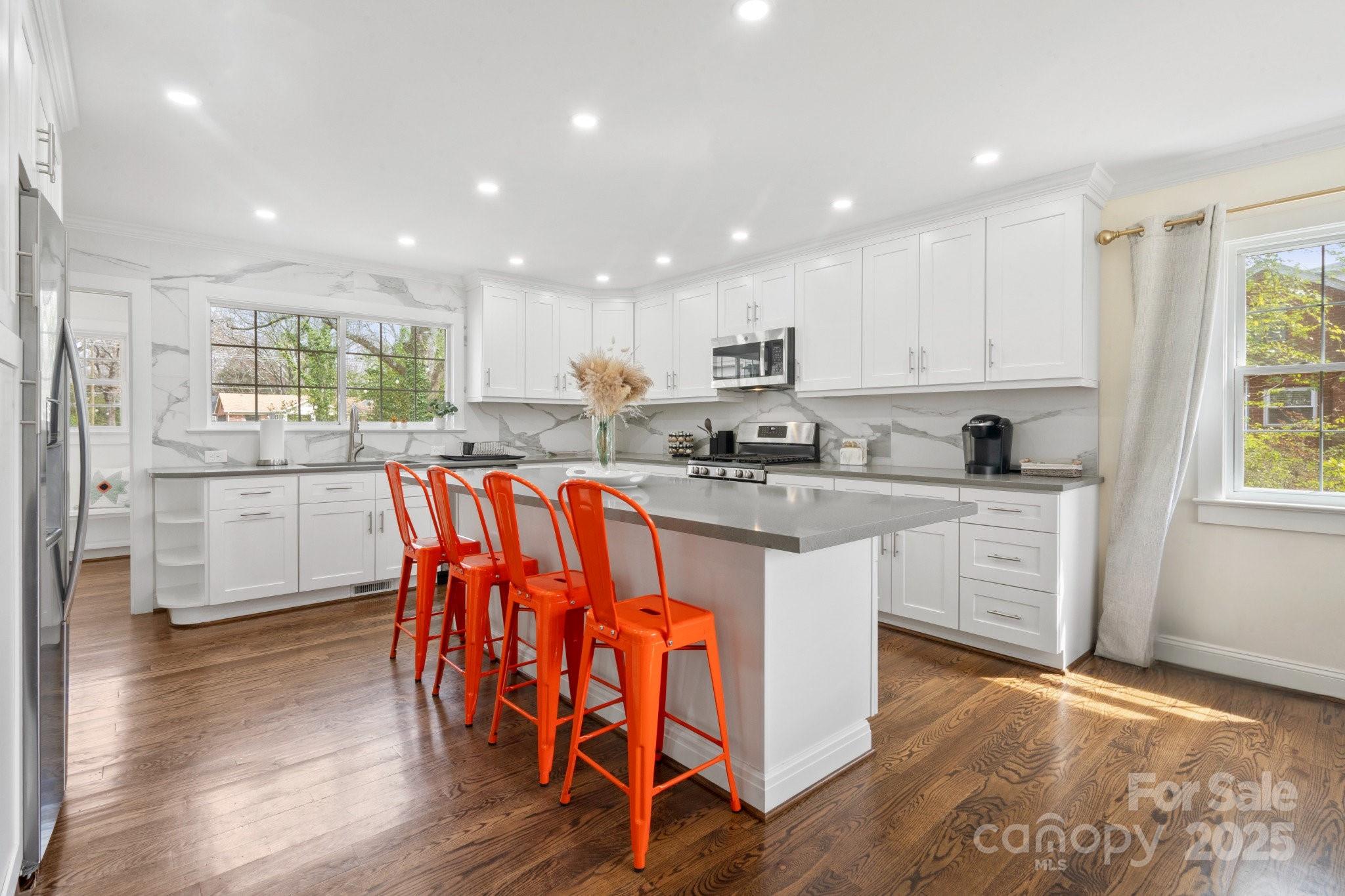 4329 Castleton Road Charlotte, NC 28211 - Photo 3 of 33 Gallery Image 3