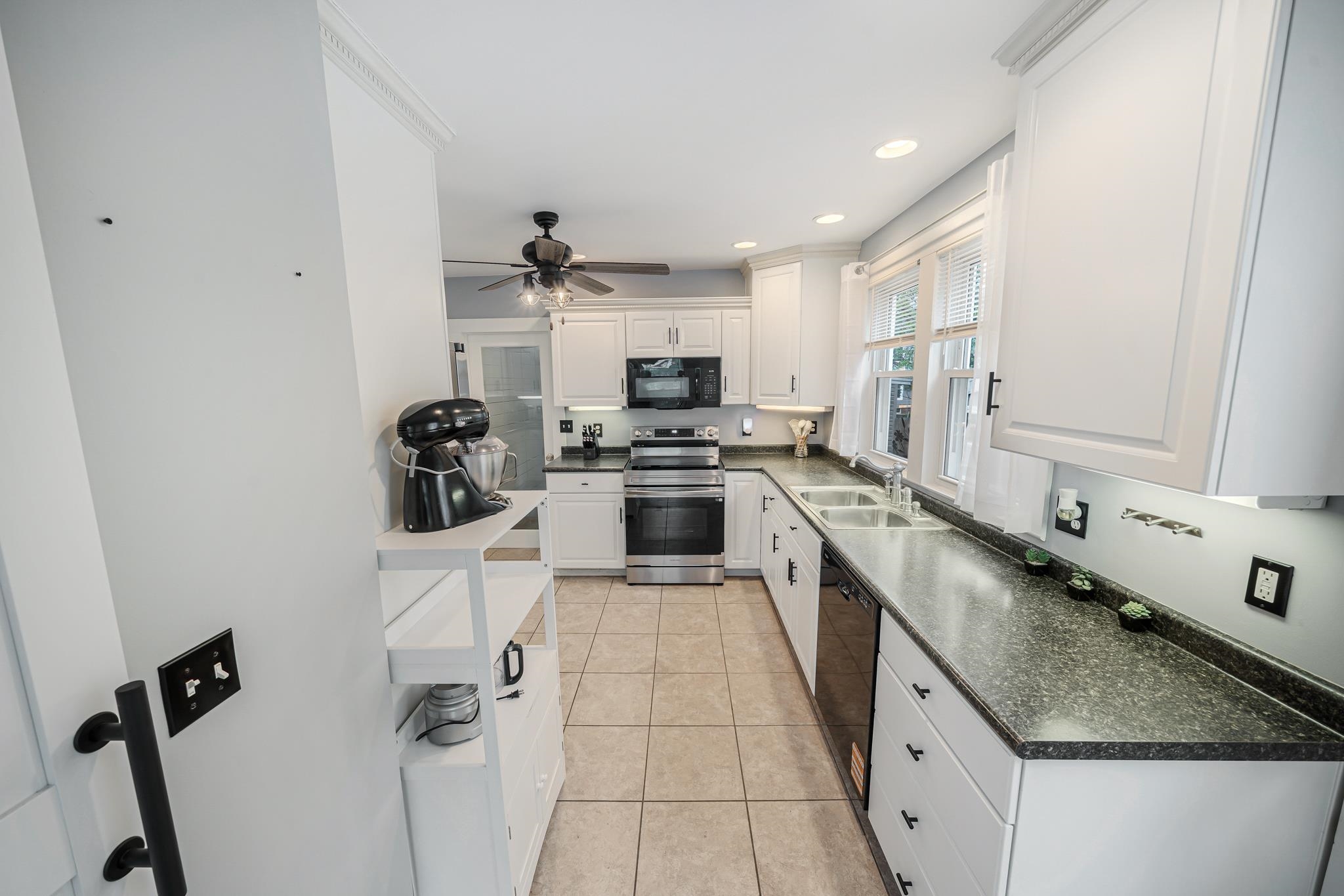 715 North Harriman Street Appleton, WI 54911 - Photo 16 of 39